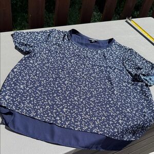 Hilary Radley size XL 100% polyester Navy Blue Floral Blouse NWOT